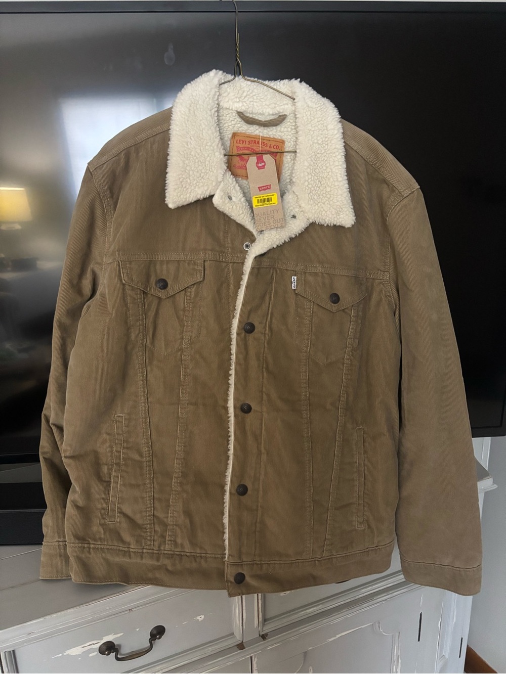 Levi's Men’s Brown Sherpa-Lined Trucker Jacket with White Collar